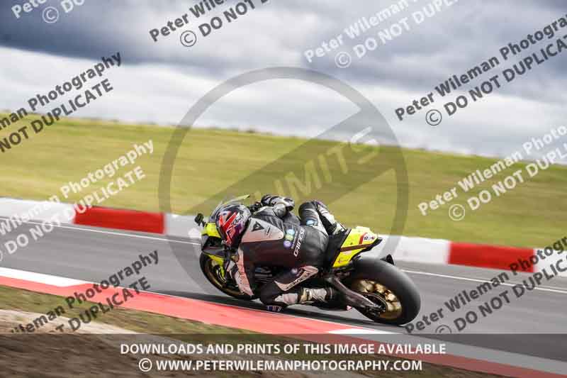 cadwell no limits trackday;cadwell park;cadwell park photographs;cadwell trackday photographs;enduro digital images;event digital images;eventdigitalimages;navarra;no limits trackdays;peter wileman photography;racing digital images;trackday digital images;trackday photos